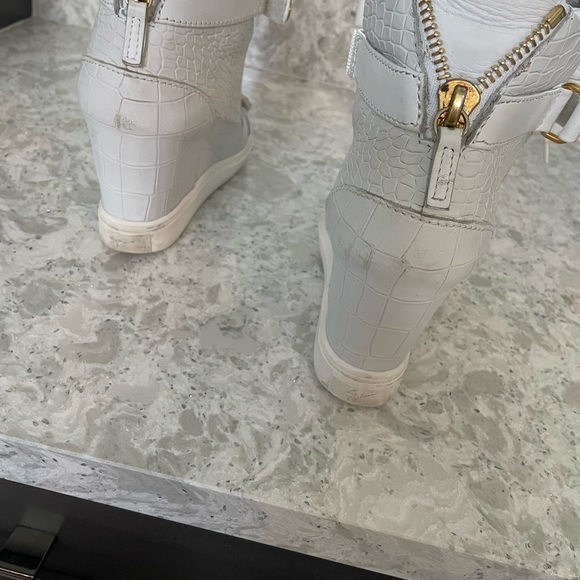 Authentic Giuseppe Zanotti white and gold High Top Sneakers Size 38.5 . - Picture 13 of 16